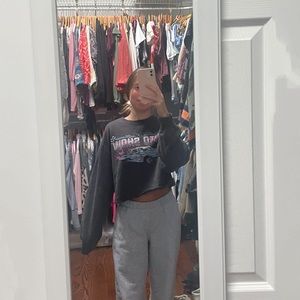 Auto show Hollister cropped sweatshirt